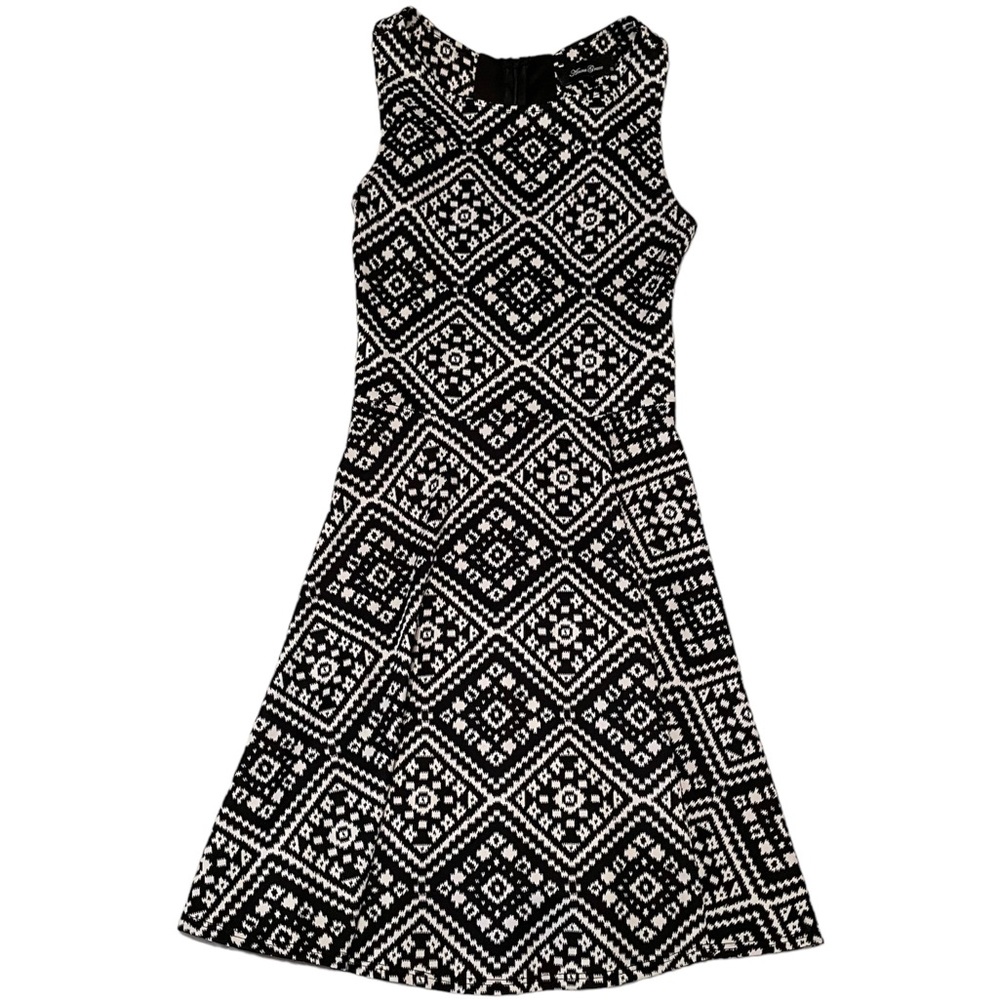 Women’s Size Small Anna Grace Black and White Sleeveless Dress with Cut Out Back